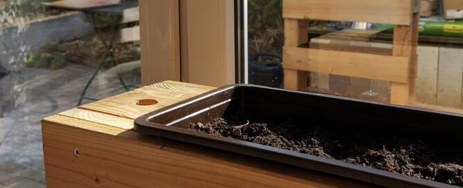 Vorziehen der Kräuter und Gemüsepflanzen im Pflanzgestell SKY02 für die Gartensaison 2022