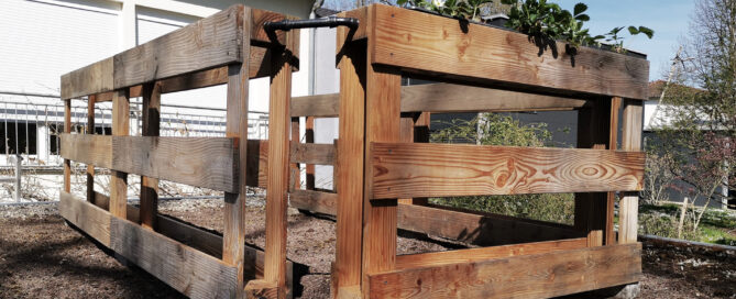 carportgarten - pflanze im pflanzgestell im ersten, echten skygarten von Pluspal