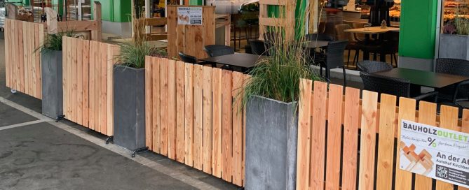 Café Gastronomie Ausstattung – Bäckerei mit Sitzplätzen im Freien